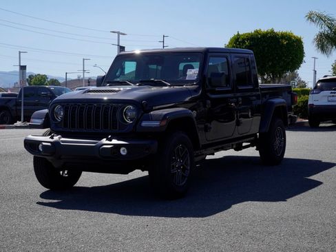 New 2026 Jeep Gladiator Sport AWD/4WD image 8