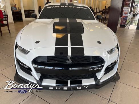 Used 2021 Ford Mustang Shelby GT500 w/ Technology Package RWD image 2
