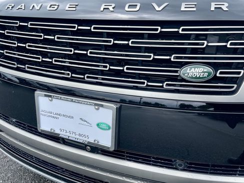 Used 2025 Land Rover Range Rover SE AWD/4WD image 33