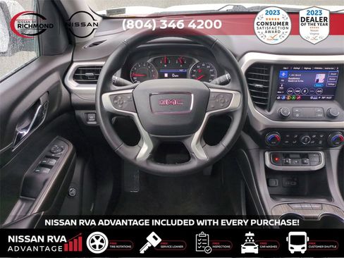 Used 2023 GMC Acadia SLT image 17