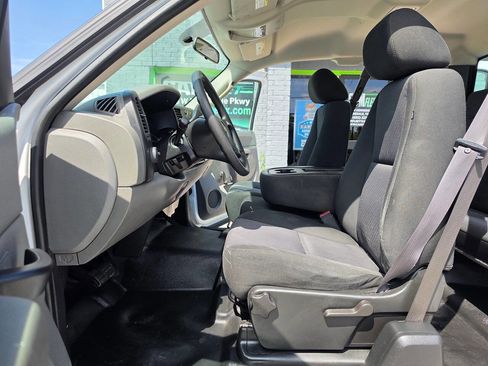 Used 2010 Chevrolet Silverado 1500 W/T RWD image 20
