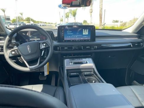 New 2026 Lincoln Aviator AWD image 24