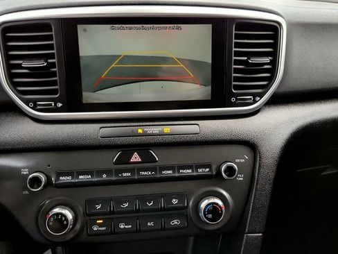 Used 2020 Kia Sportage LX AWD/4WD image 29