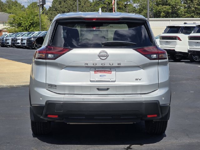Used 2024 Nissan Rogue SV FWD image 5