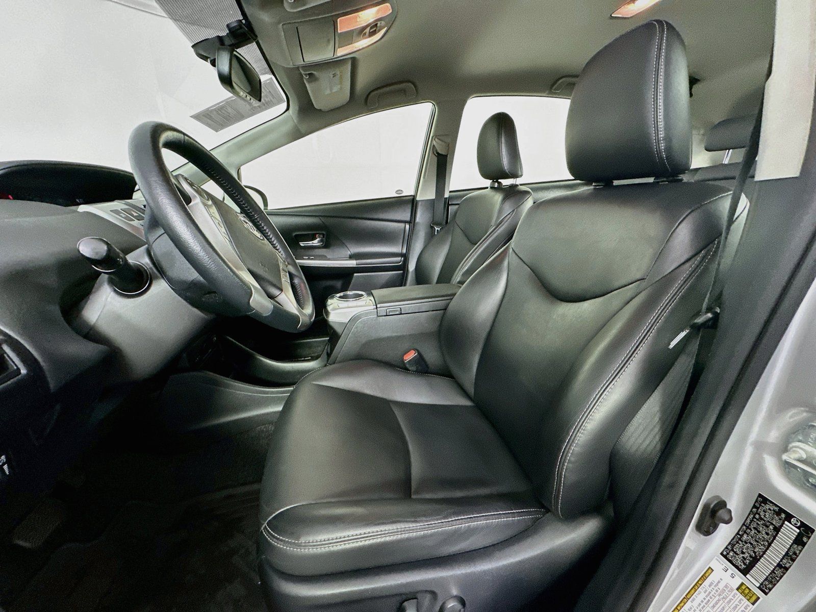 Used 2015 Toyota Prius V Five FWD image 21