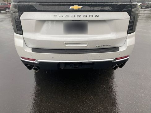 Used 2025 Chevrolet Suburban Premier image 27