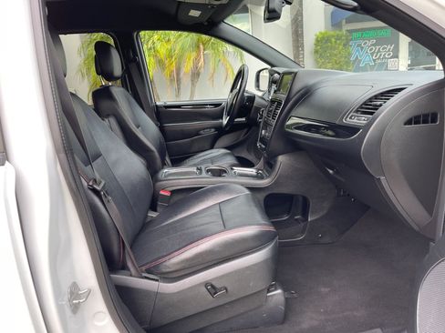 Used 2018 Dodge Grand Caravan GT FWD image 22