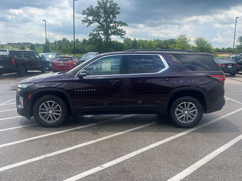 Used 2023 Chevrolet Traverse LT AWD/4WD image 2