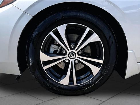 Used 2020 Nissan Sentra SV FWD image 11
