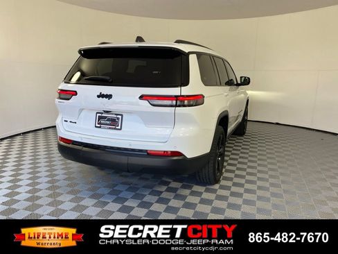 Used 2023 Jeep Grand Cherokee L Laredo AWD/4WD image 7