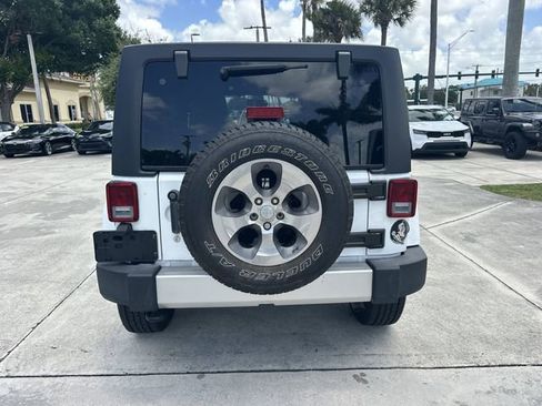 Used 2017 Jeep Wrangler Unlimited Sahara w/ Connectivity Group AWD/4WD image 7