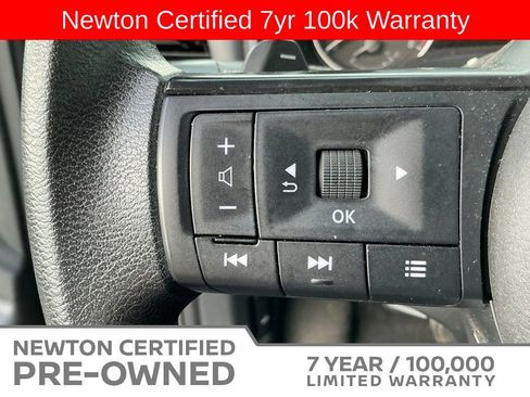 Used 2023 Nissan Rogue S FWD image 15