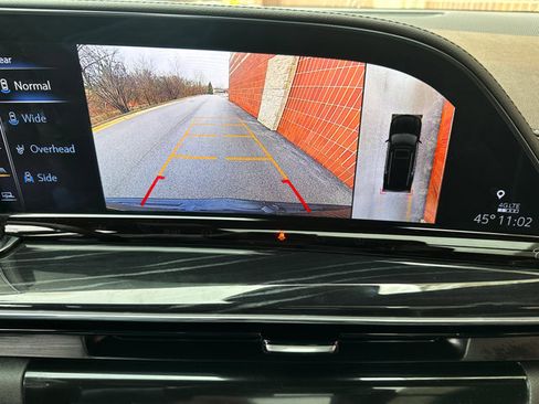 Used 2024 Cadillac Escalade ESV Sport w/ Touring Package image 17