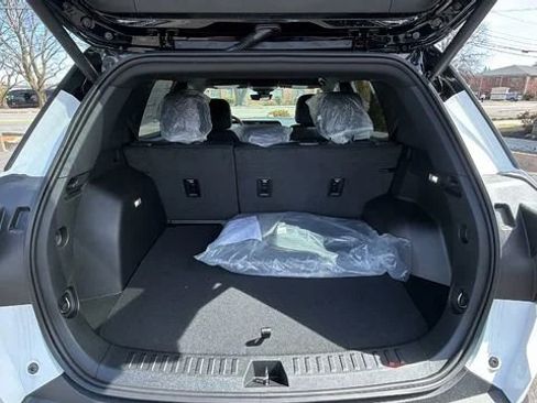 New 2026 GMC Terrain Elevation w/ Elevation Premium Package AWD/4WD image 11