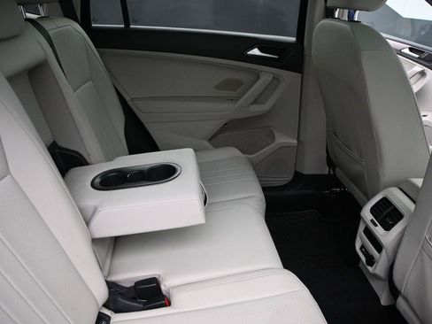 Used 2022 Volkswagen Tiguan SE AWD/4WD image 23