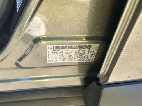 Used 2024 Nissan Rogue S image 17