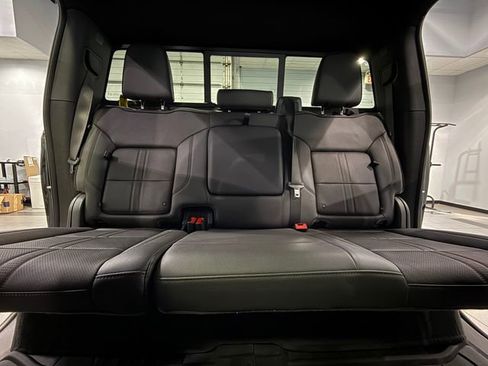 Used 2024 Chevrolet Silverado 1500 High Country w/ High Country Premium Package image 29