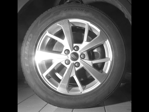 Certified 2024 Audi Q3 2.0T Premium AWD/4WD image 9