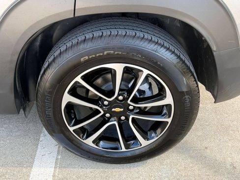 Used 2025 Chevrolet TrailBlazer LT FWD image 25