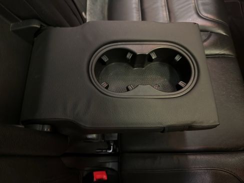 Used 2014 Volkswagen Touareg TDI image 28