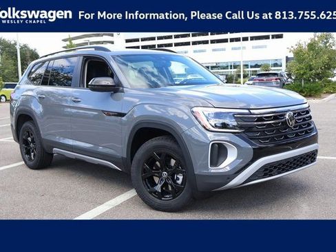 New 2026 Volkswagen Atlas Peak Edition image 1