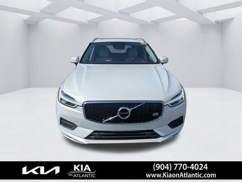 Used 2019 Volvo XC60 T5 Momentum w/ Multimedia Package AWD/4WD image 8