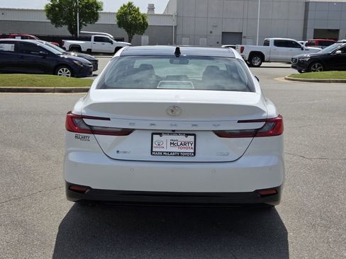 Used 2026 Toyota Camry XLE FWD image 4