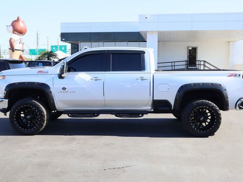 Used 2020 Chevrolet Silverado 2500 LTZ w/ Technology Package image 5