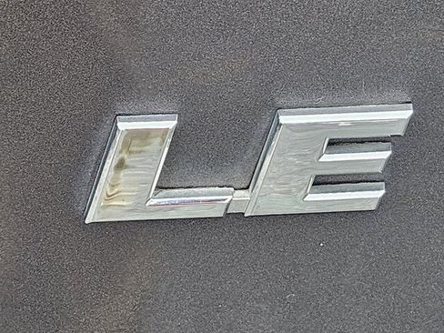Used 2017 Toyota RAV4 LE FWD image 30