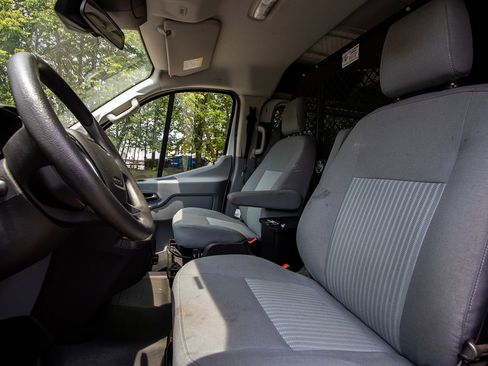 Used 2019 Ford Transit 250 130 Low Roof image 10