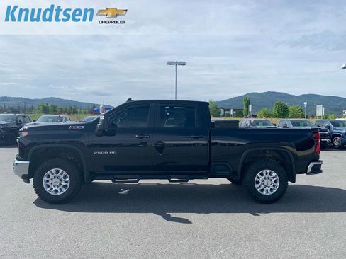 Used 2024 Chevrolet Silverado 2500 LT AWD/4WD image 4