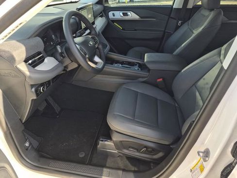 New 2026 Ford Explorer Active w/ Active Comfort Package image 13