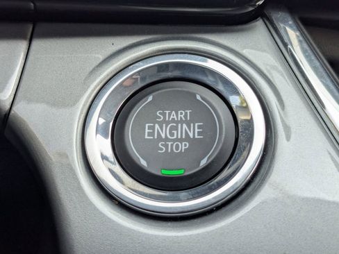 Certified 2025 Chevrolet Trax LT image 31