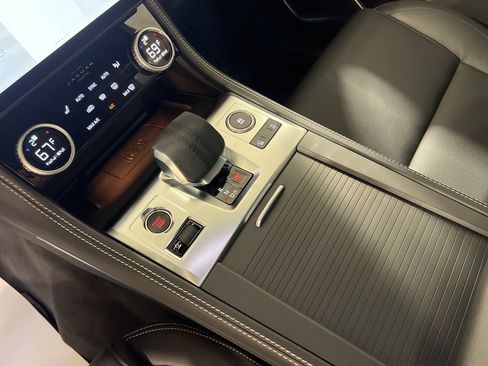 New 2025 Jaguar F-PACE R-Dynamic S image 17