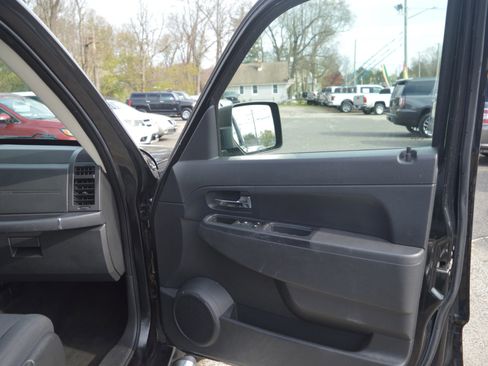 Used 2010 Jeep Liberty Sport image 25