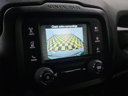 Used 2016 Jeep Renegade Latitude image 27