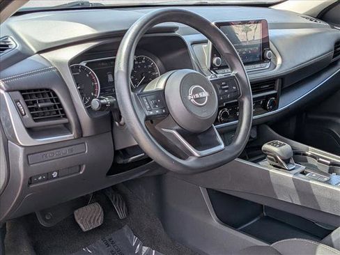 Used 2024 Nissan Rogue S image 10