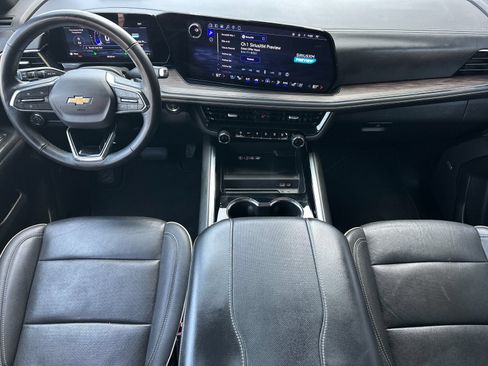 Used 2025 Chevrolet Tahoe Premier RWD image 13