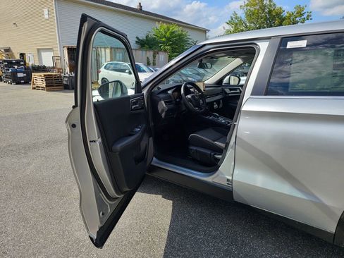 New 2025 Mitsubishi Outlander ES AWD/4WD image 7