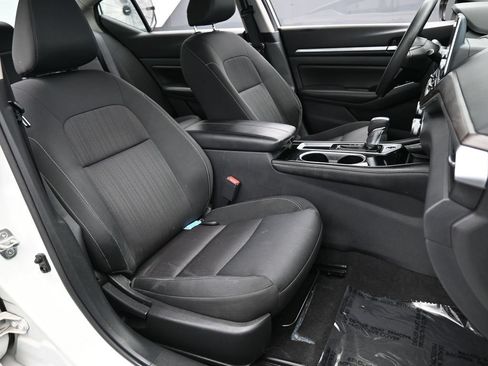 Used 2023 Nissan Altima 2.5 SV FWD image 46
