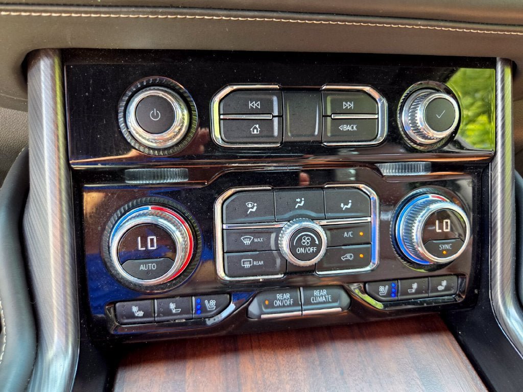 Used 2023 GMC Yukon Denali Ultimate AWD/4WD image 37