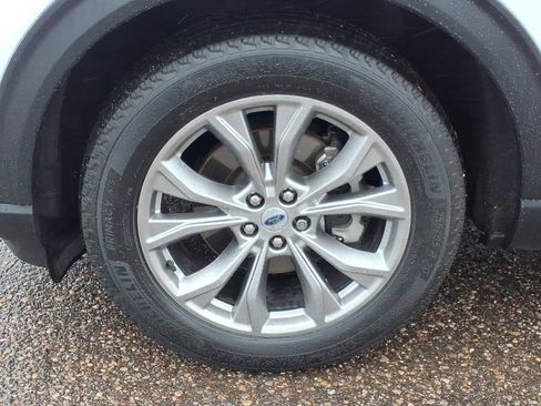 Used 2023 Ford Explorer XLT w/ Equipment Group 202A image 9