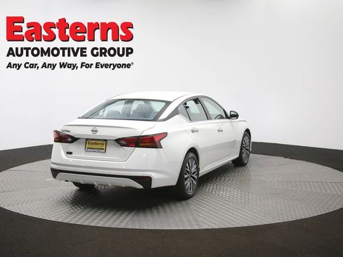 Used 2025 Nissan Altima 2.5 SV FWD image 38