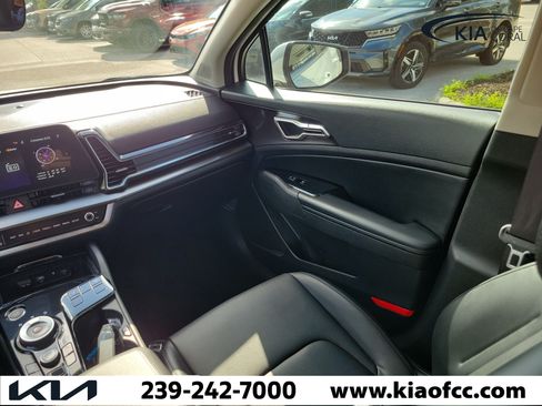 Certified 2025 Kia Sportage EX AWD/4WD image 17