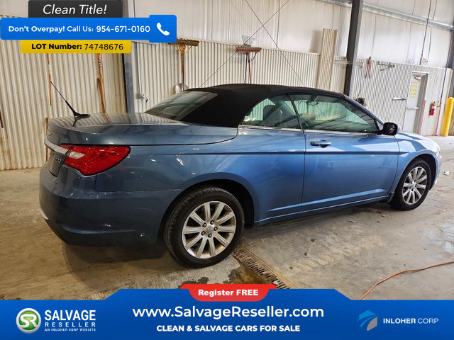 Used 2011 Chrysler 200 Touring FWD image 4