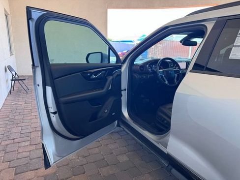 Used 2021 Chevrolet Blazer RS w/ Enhanced Convenience Package FWD image 9