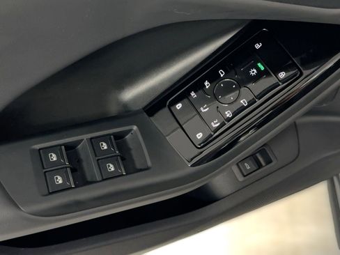 Used 2025 Audi Q6 e-tron Premium w/ Convenience Package image 13