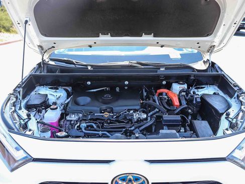 Certified 2023 Toyota RAV4 XLE AWD/4WD image 33