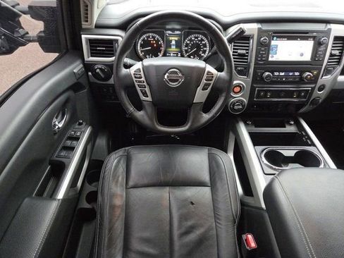 Used 2018 Nissan Titan PRO-4X w/ Pro-4x Convenience Package image 4