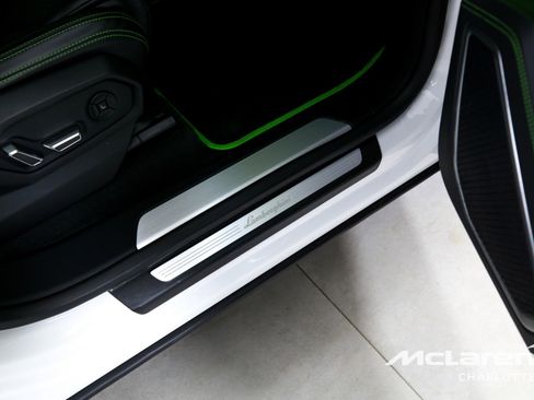 Used 2022 Lamborghini Urus image 31